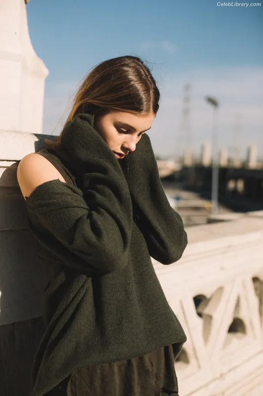 Camila Morrone photo 5 of 830