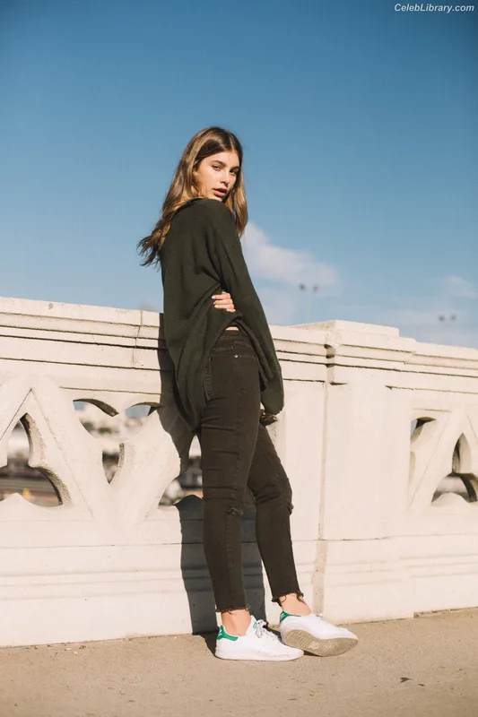 Camila Morrone photo 8 of 830
