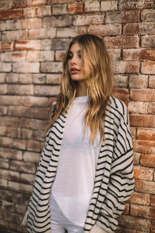 Camila Morrone photo 2 of 830
