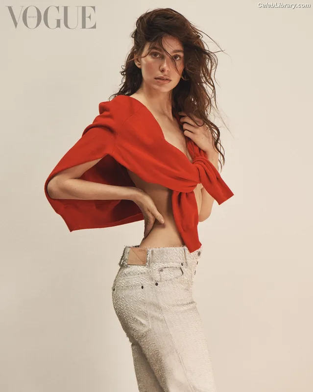 Camila Morrone photo 15 of 830