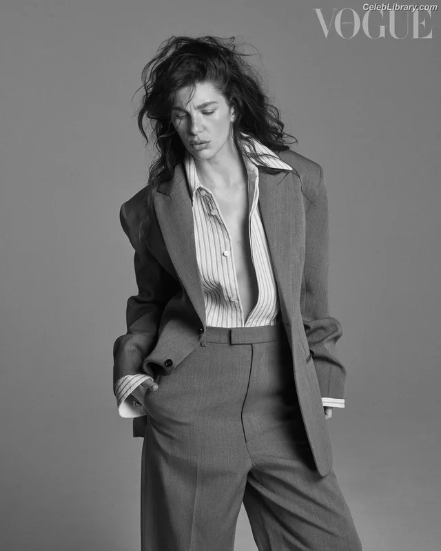 Camila Morrone photo 22 of 830