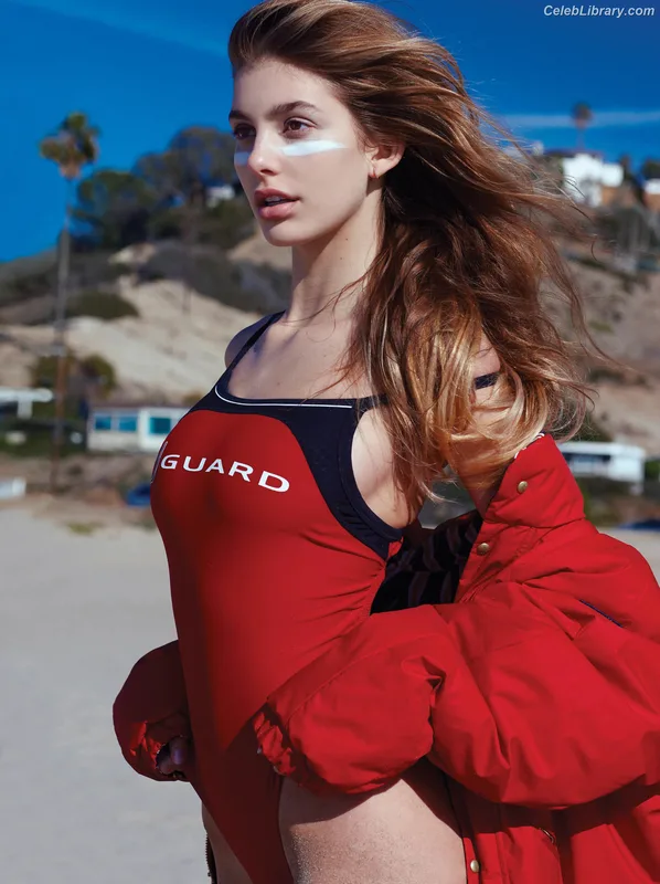 Camila Morrone photo 3 of 830