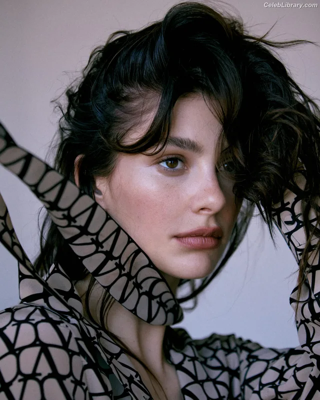 Camila Morrone photo 19 of 830
