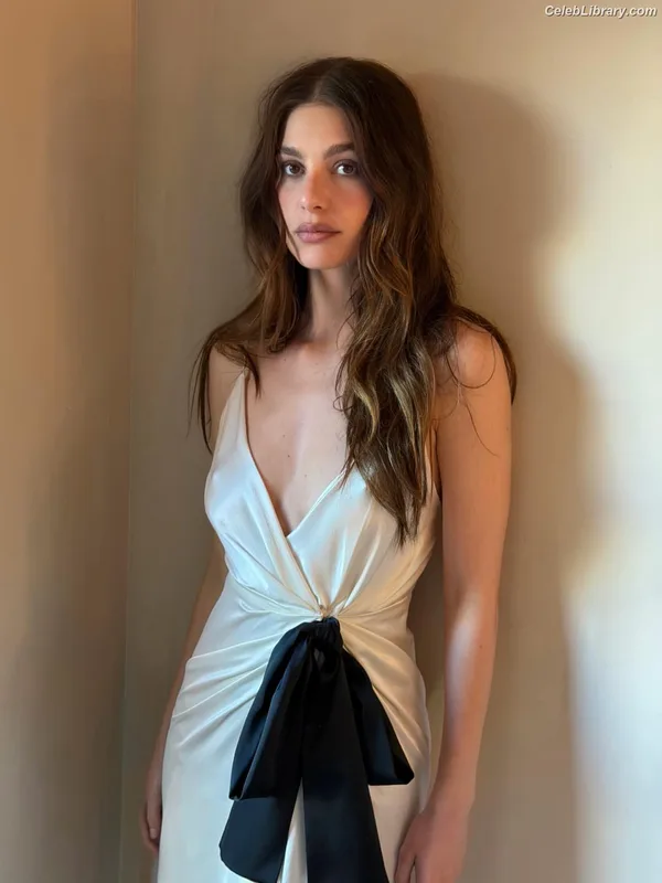 Camila Morrone photo 17 of 830