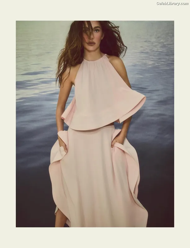Camila Morrone photo 5 of 830