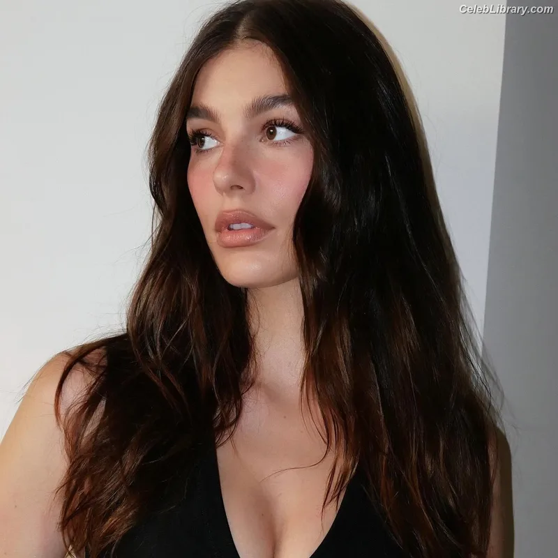 Camila Morrone photo 15 of 830