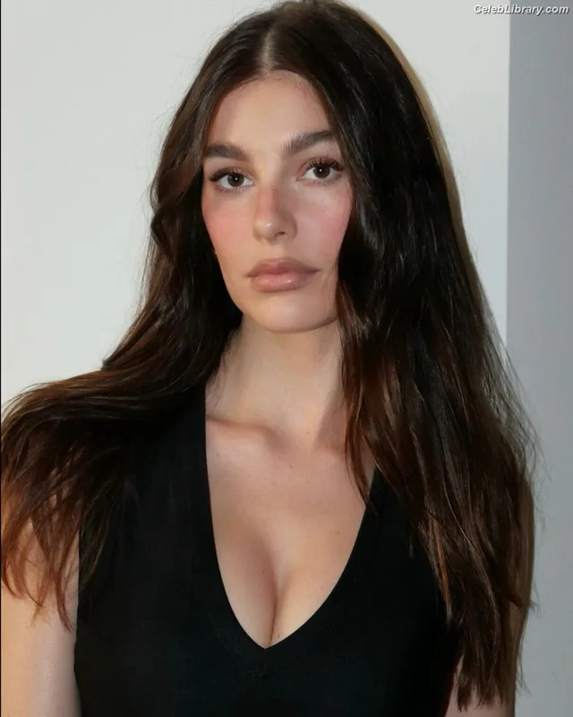 Camila Morrone photo 16 of 830