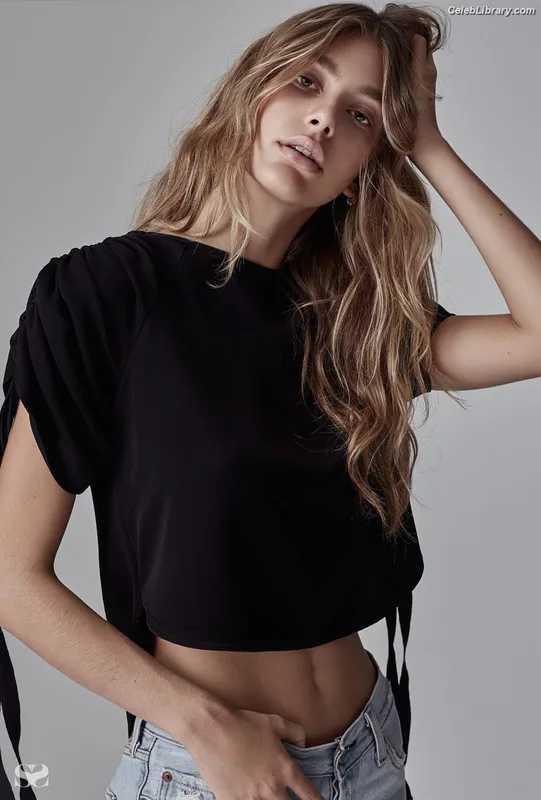 Camila Morrone photo 19 of 830