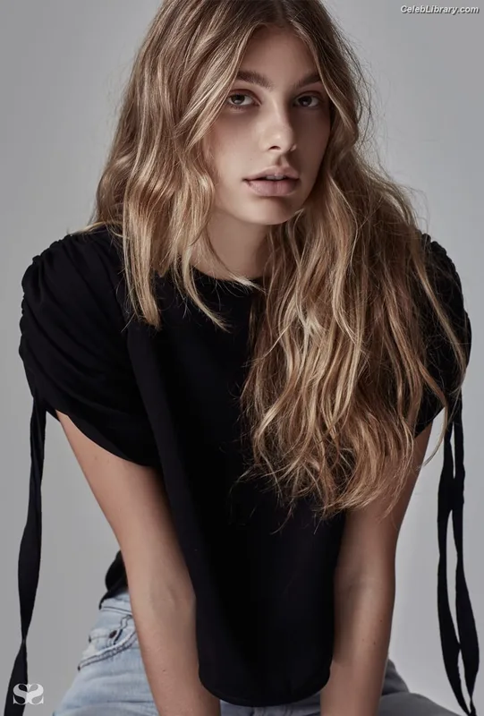 Camila Morrone photo 20 of 830