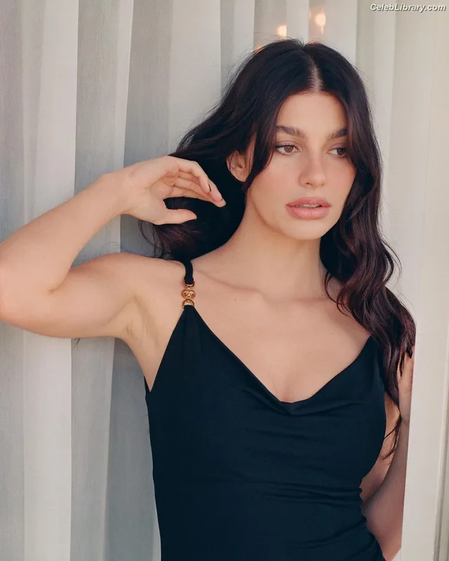 Camila Morrone photo 6 of 830