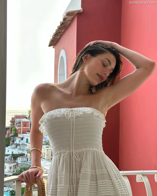 Camila Morrone photo 7 of 830