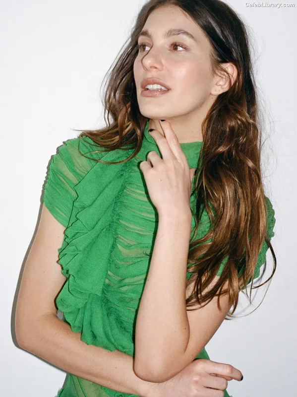 Camila Morrone photo 2 of 830