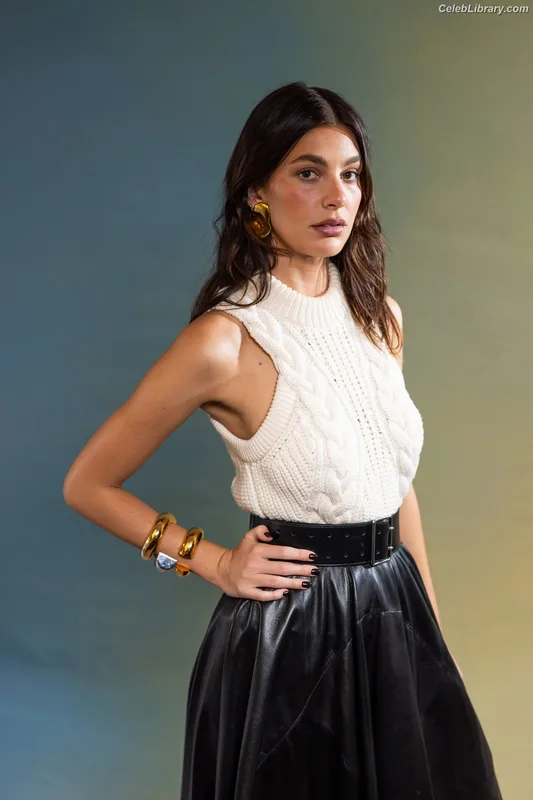 Camila Morrone photo 5 of 830