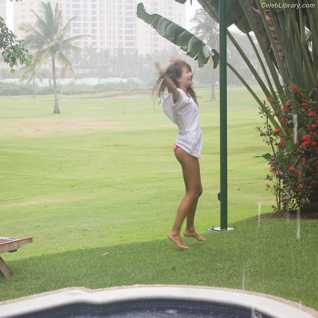 Camilla Belle photo 14 of 175