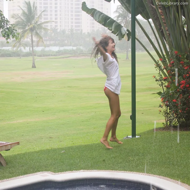 Camilla Belle photo 14 of 176