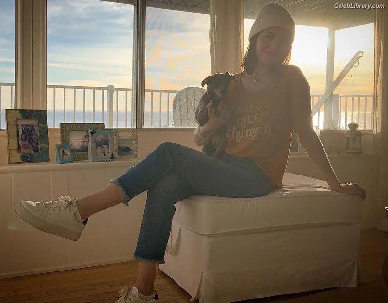 Camilla Belle photo 6 of 176