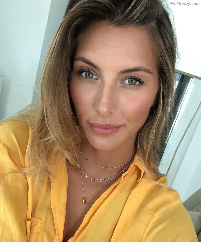 Camille Cerf photo 11 of 222