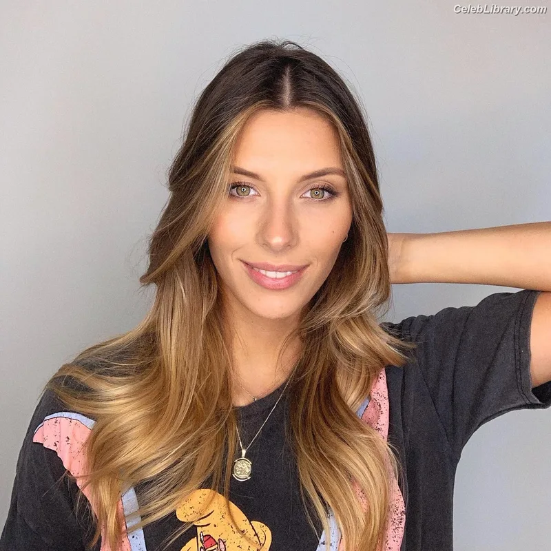Camille Cerf photo 23 of 222
