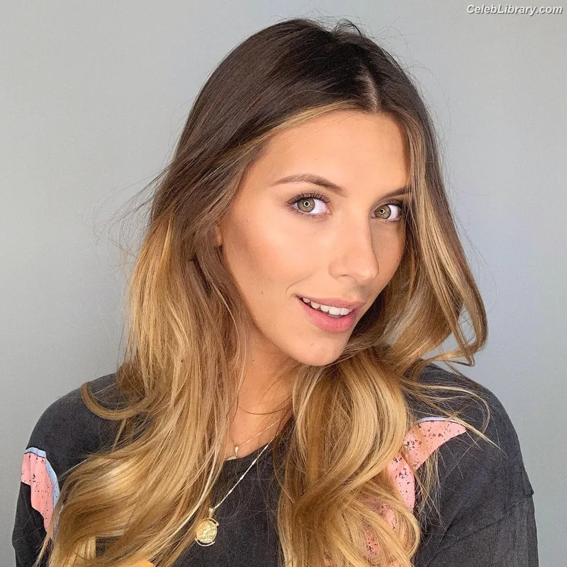 Camille Cerf photo 24 of 222