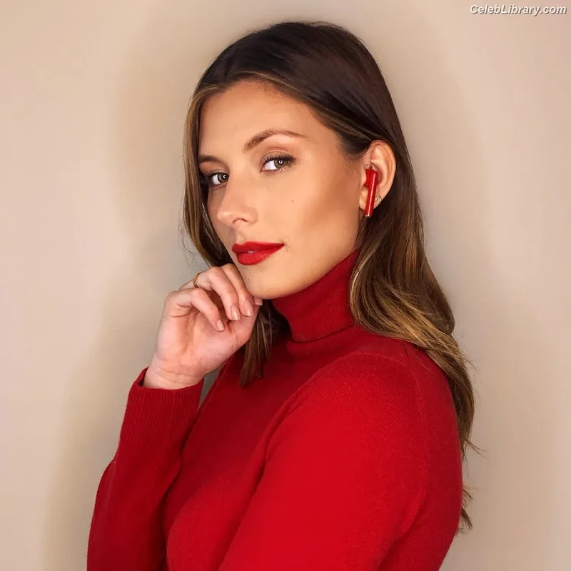 Camille Cerf photo 9 of 222