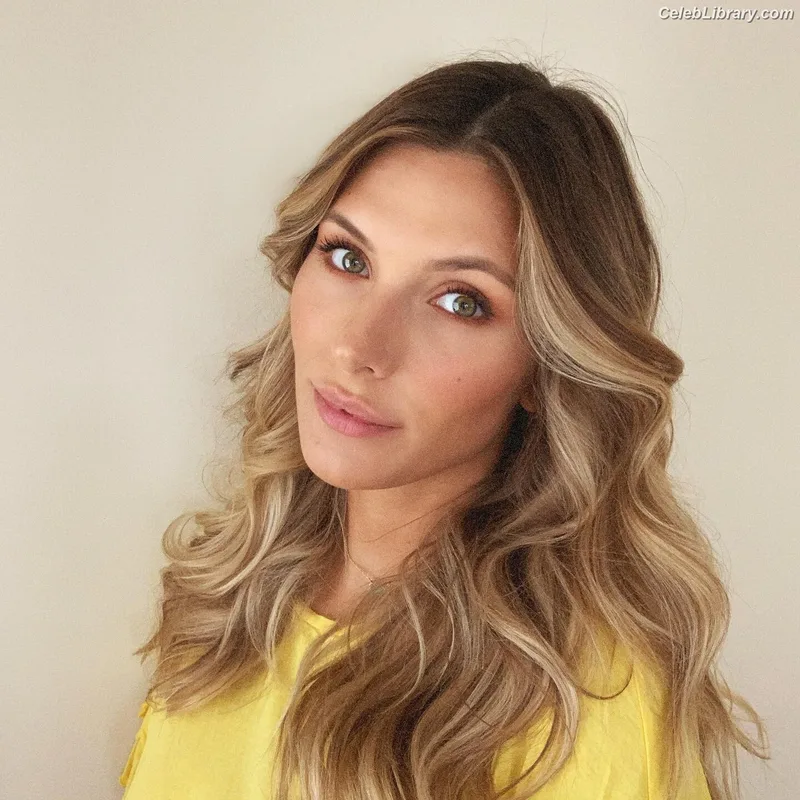 Camille Cerf photo 17 of 222