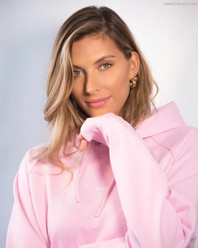 Camille Cerf photo 22 of 222