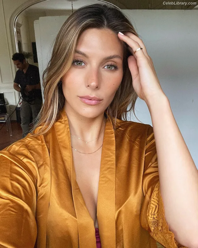 Camille Cerf photo 5 of 222