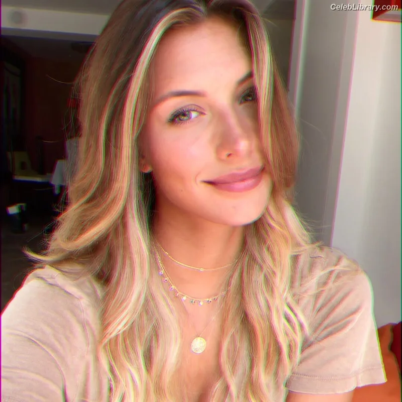 Camille Cerf photo 13 of 222