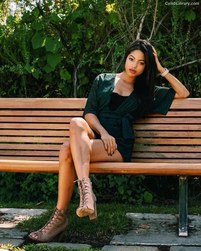 Camille Hyde photo 6 of 169