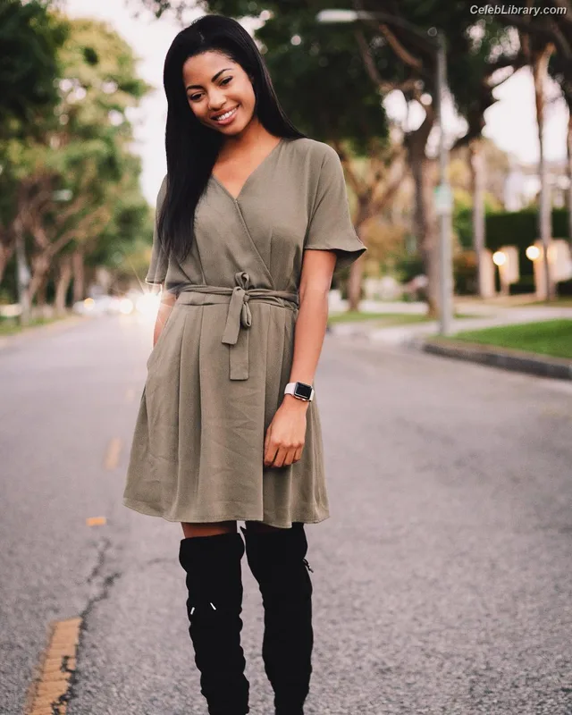 Camille Hyde photo 21 of 169