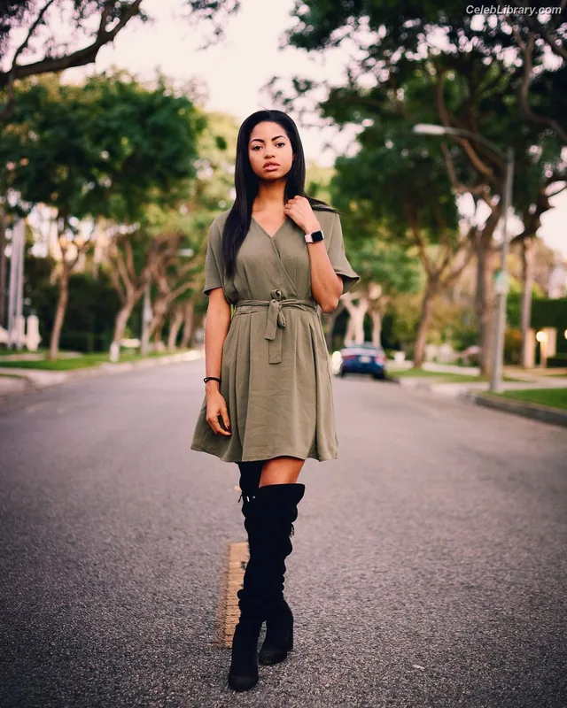 Camille Hyde photo 22 of 169