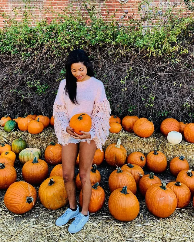 Camille Hyde photo 3 of 169