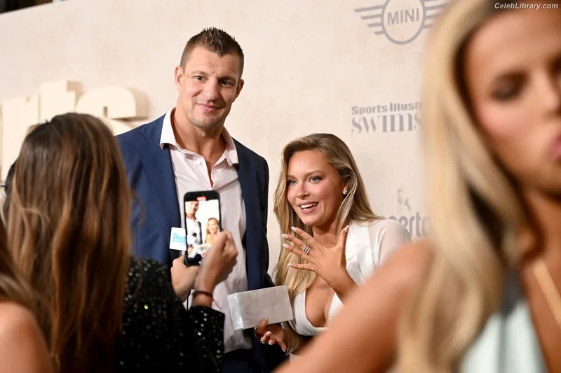 Camille Kostek photo 5 of 282
