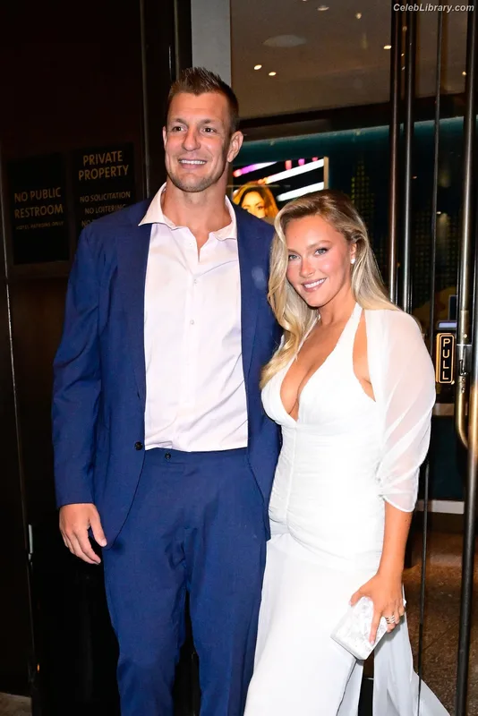 Camille Kostek photo 3 of 282