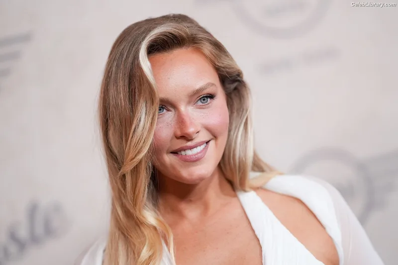 Camille Kostek photo 16 of 282
