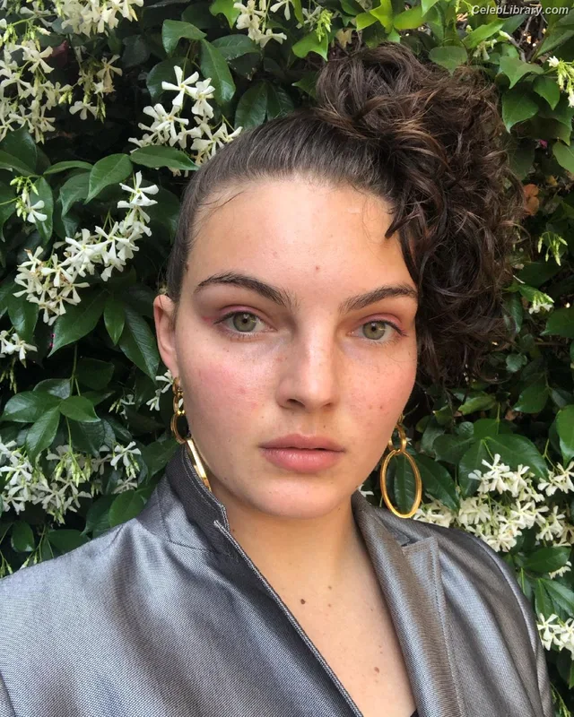 Camren Bicondova photo 18 of 25