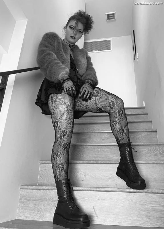 Camren Bicondova photo 24 of 25