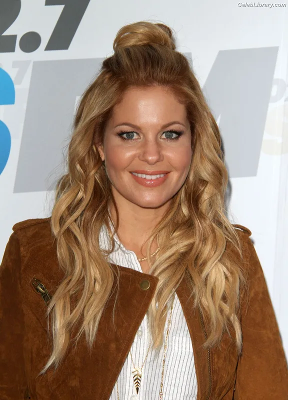 Candace Cameron Bure photo 6 of 51