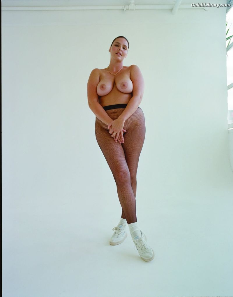 Candice Huffine photo 2 of 32
