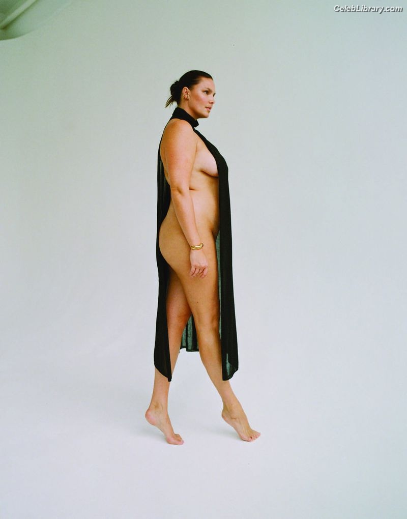 Candice Huffine photo 5 of 32