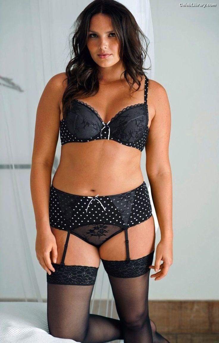 Candice Huffine photo 4 of 32
