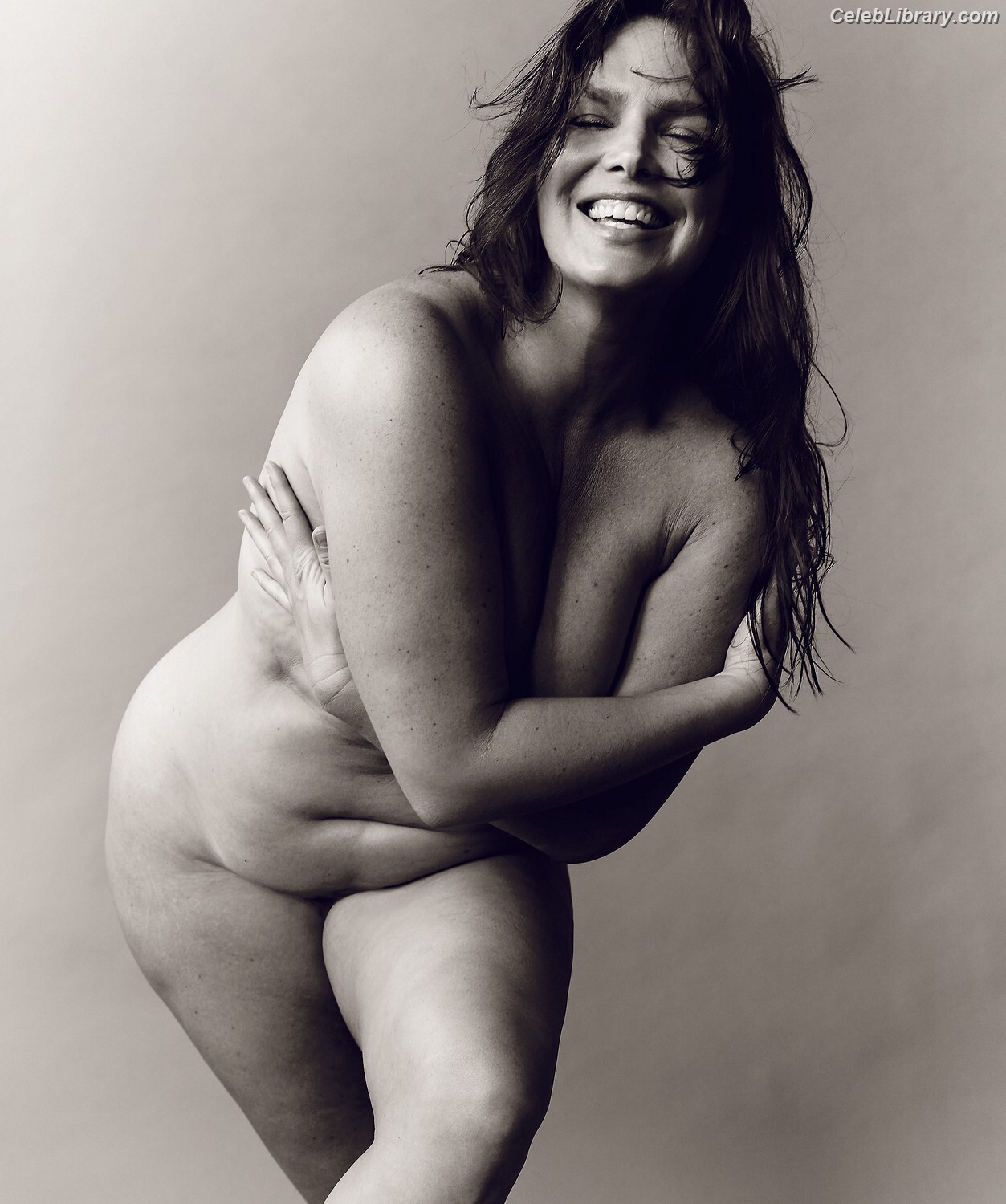 Candice Huffine photo 8 of 32