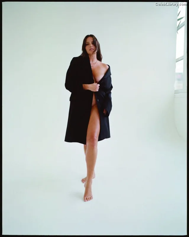 Candice Huffine photo 3 of 32