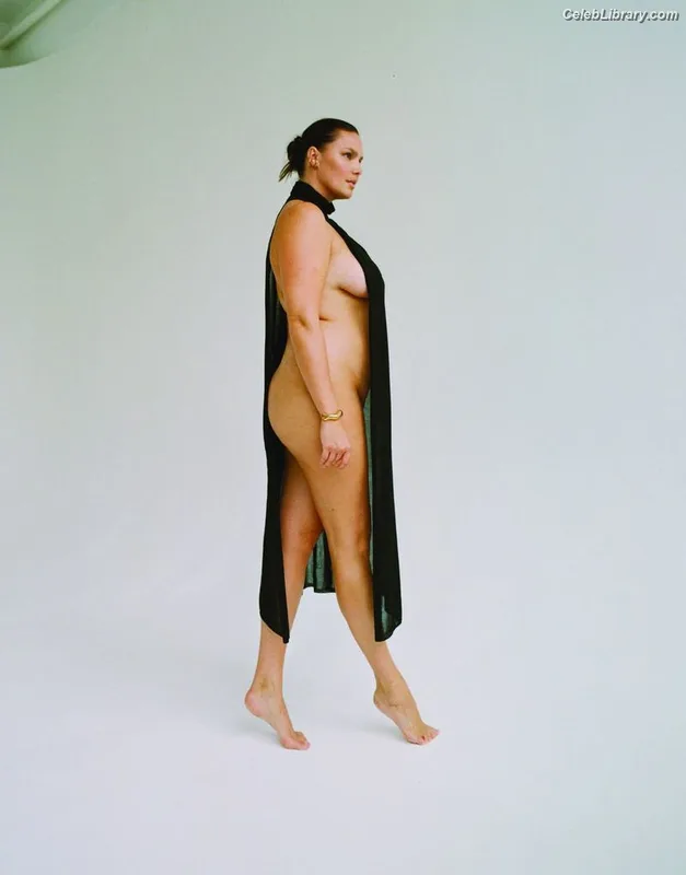 Candice Huffine photo 5 of 32