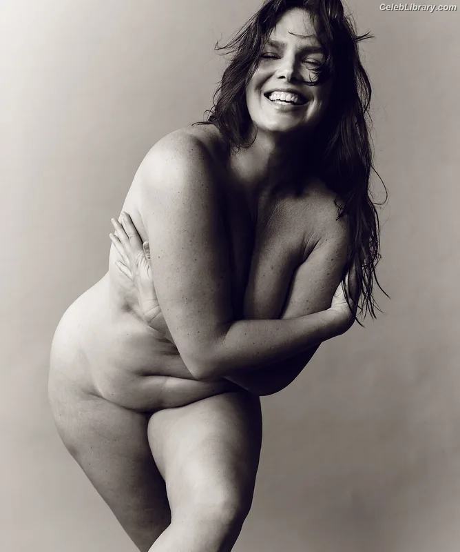 Candice Huffine photo 8 of 32