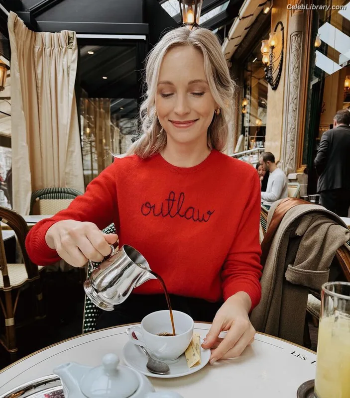 Candice King photo 19 of 51
