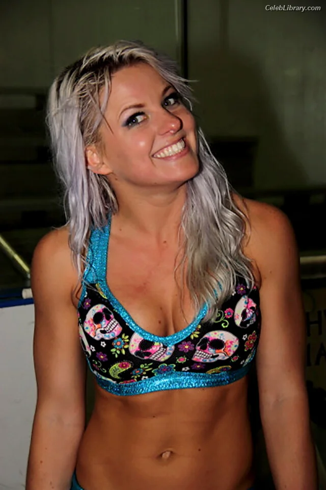 Candice LeRae photo 12 of 35