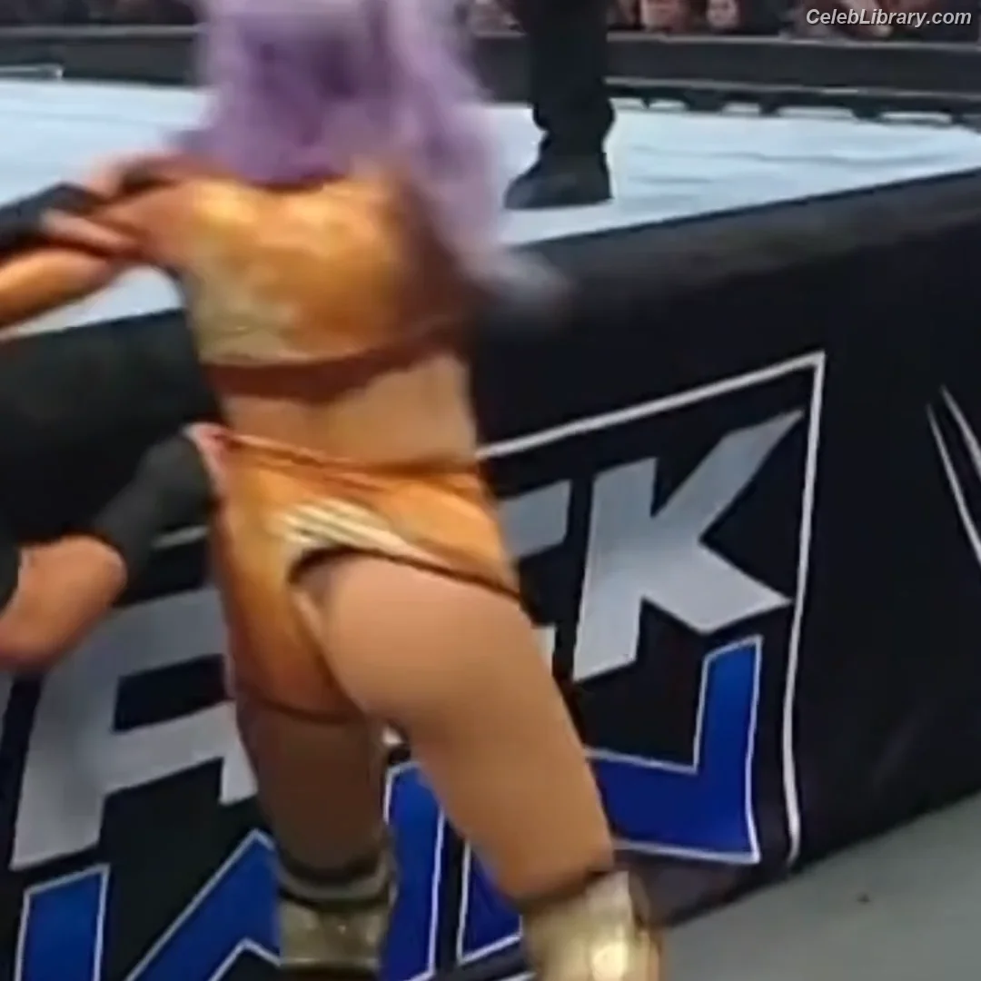 Candice LeRae photo 8 of 35