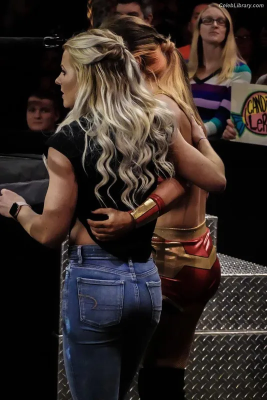 Candice LeRae photo 5 of 36