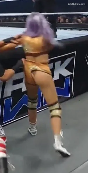 Candice LeRae photo 9 of 36